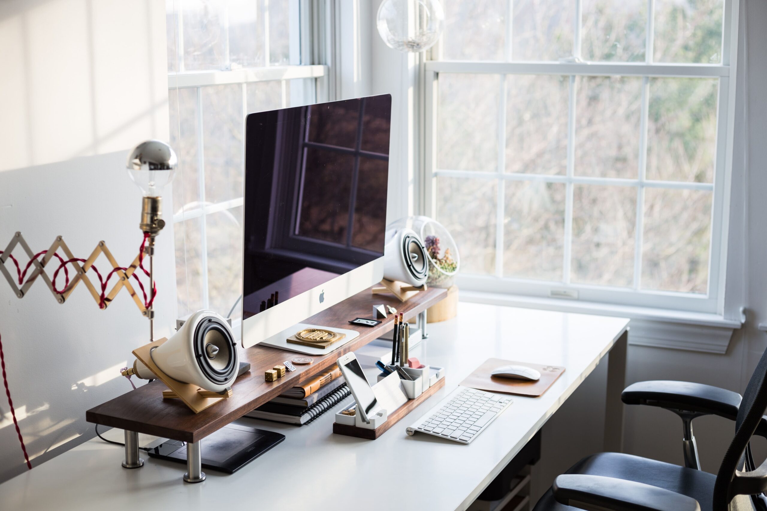 10 Home Office Gadgets You Need To Keep In Your Workspace